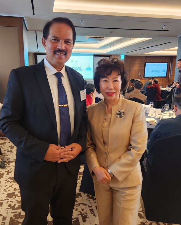 Sanjiv S. Mulgaonkar, Vice-President of L&T Defence, posing with Joy Cho of The Koreapost