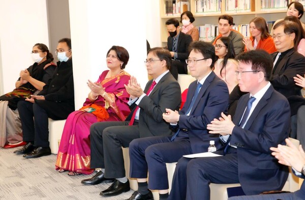 Ambassador of India Amit Kumar with Mme Surabhi Kumar and Korans attended the event.​