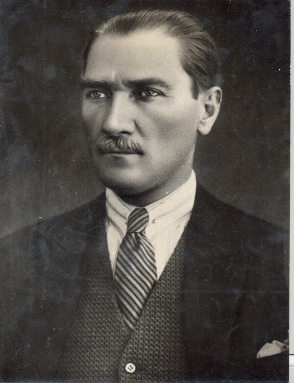 (Founding President of Türkiye, Mustafa Kemal Atatürk)