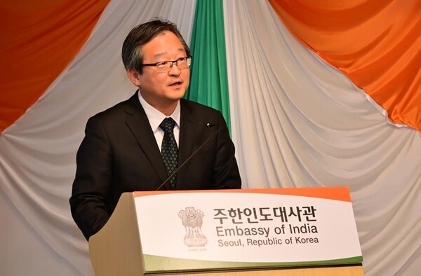 Deputy Minister of Foreign Affairs for Political Affairs Chung Byung-won delivers a congratulatory speech. He said, “Our two very friendly countries are linked by a common historical and cultural heritage, such as Buddhism and the fact that India's contribution during the Korean War exemplifies the long-standing friendship between India and South Korea.”