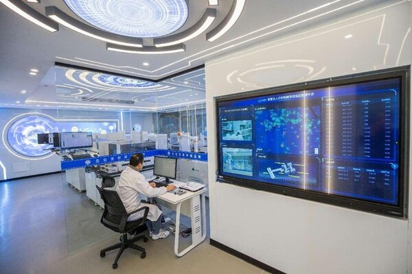 An artificial intelligence-empowered lab for ecological and environmental monitoring in Beilun district, Ningbo city, east China's Zhejiang province, is able to conduct 24-hour uninterrupted monitoring and data analysis of environmental conditions. (Photo by Jiang Xiaodong/People's Daily Online)