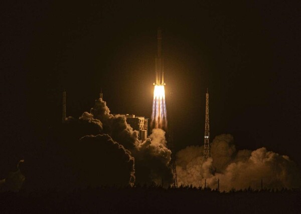 A Long March-7 Y8 carrier rocket carrying cargo spacecraft Tianzhou-7 blasts off from the Wenchang Spacecraft Launch Site in south China's Hainan province, Jan. 17, 2024. (Photo by Meng Zhongde/People's Daily Online)
