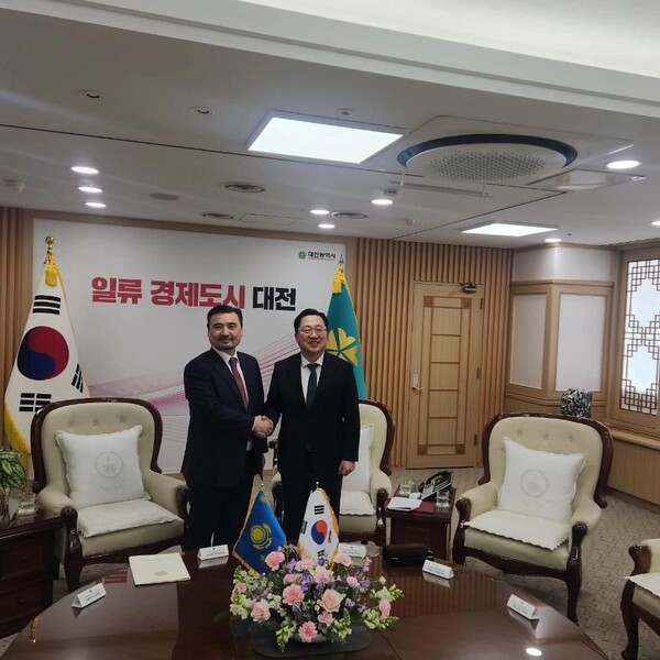  Ambassador of Kazakhstan Nurgali Arystanov met with Mayor Lee Jang-woo 