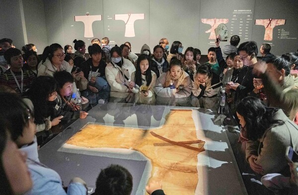 People visit the Hunan Museum in Changsha, central China's Hunan province, Feb. 12, 2024. (Photo by Li Jian/People's Daily Online)