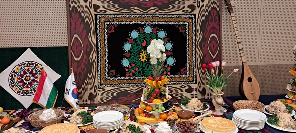                                                  Display of traditional Tajik dishes