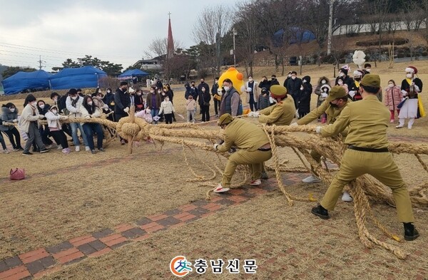 The big rope for the UNESCO Intangible Cultural Heritage of Humanity Gijisi Tug of War Festival 