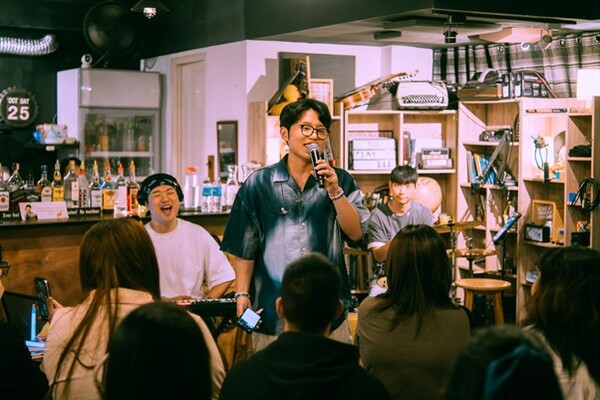 Dept performing in Manila, Philippines. (Source: Unikorn Union)