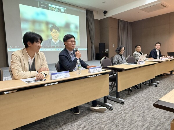 장준연 KIST 부원장이 KIST학 세션 패널 토의 중 발제를 진행하고 있다. (출처: KIST)