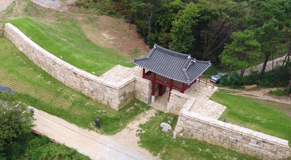 복원한 서천읍성 동문. (출처: 국가유산청)