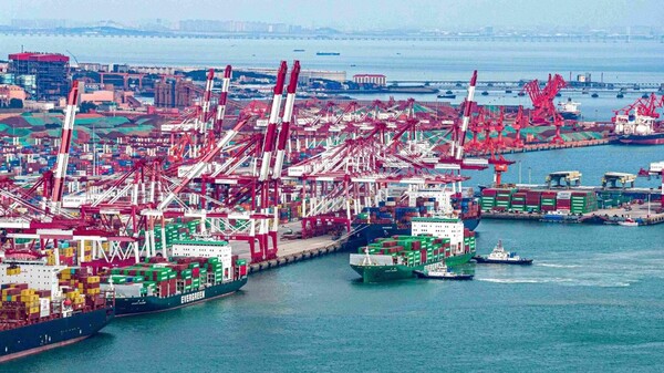 Photo shows Qianwan Container Terminal of Qingdao Port in east China's Shandong province. (Photo/Han Jiajun)