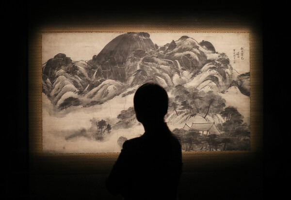 “Inwangjesaekdo (Clearing After Rain at Mt. Inwang).” (Source: Yonhap News)